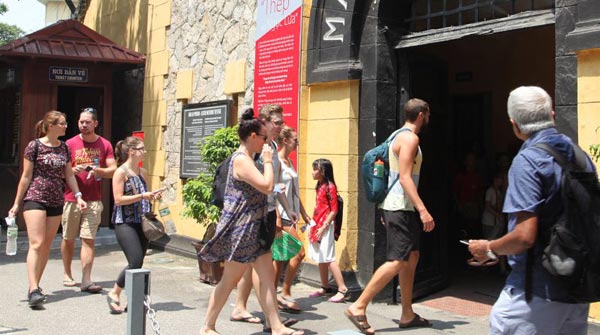 Hoa Lo Prison