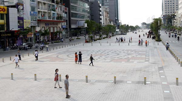 Nguyen Hue Walking Street