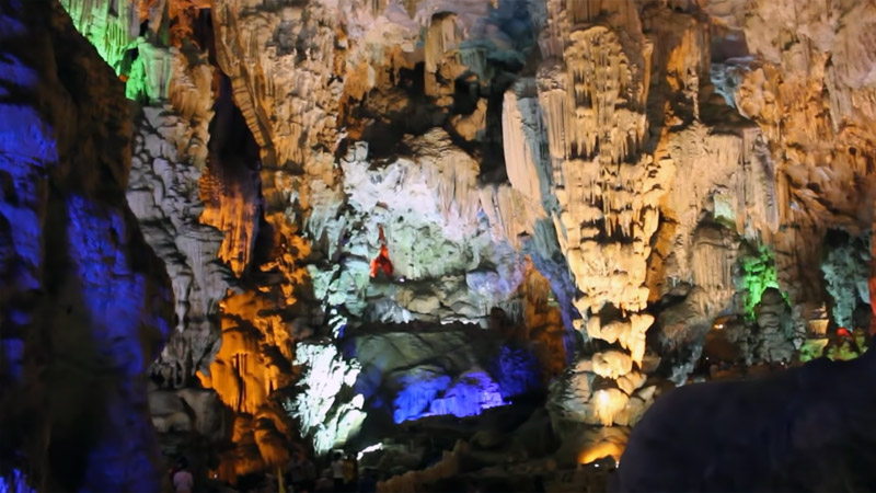 Thien Cung cave