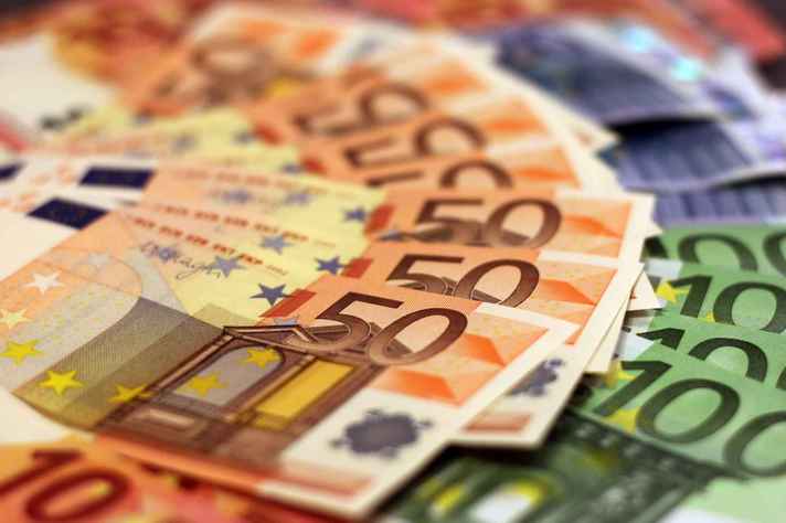 Exchange Vietnamese currency from Euro