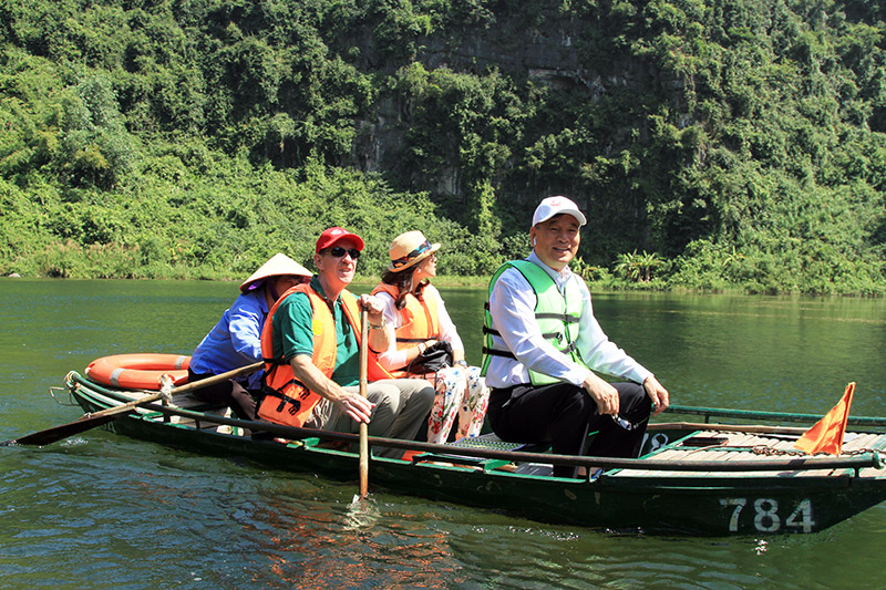 Boat ride in Trang An