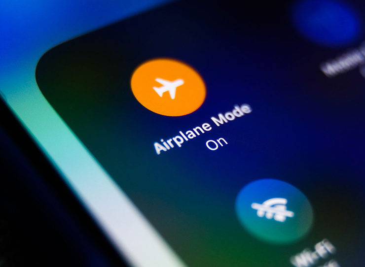 Why Should You Turn Off Your Phone on A Flight?