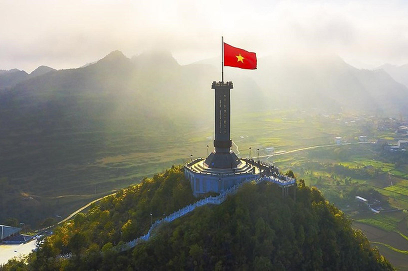 Lung Cu Flag Tower