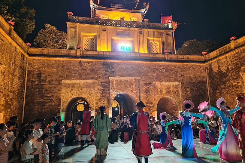 Top 12 Things To Do In Hanoi At Night