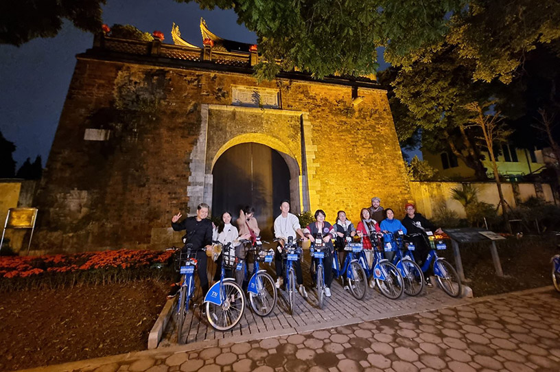 Thang Long - Ha Noi Night Cycling Tour