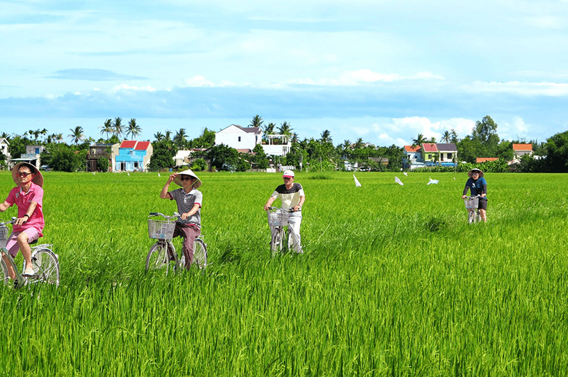 Cycling to Explore Cam Thanh Village