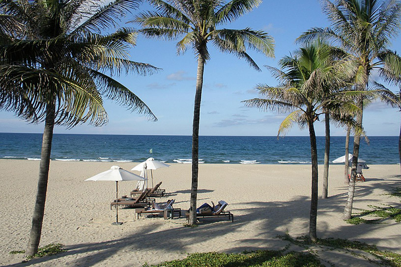 Non Nuoc Beach