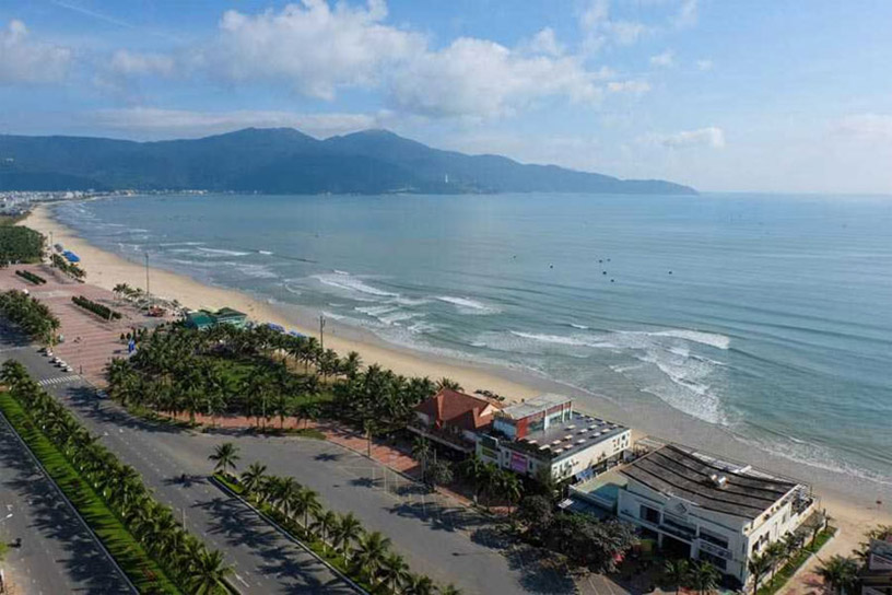 Pham Van Dong Beach