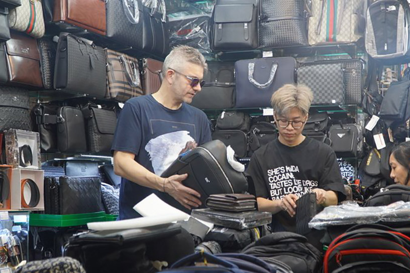 Accessories Stalls