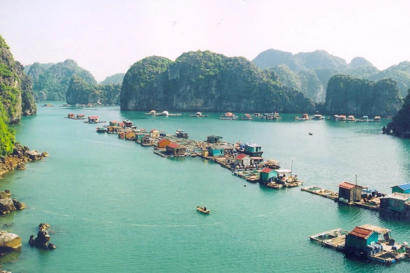 Cua Van Fishing Village, Halong Bay