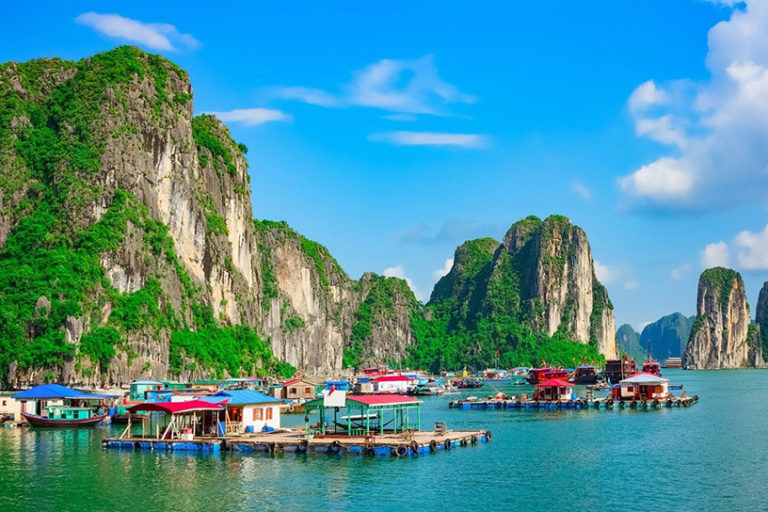 Cua Van Fishing Village, Halong Bay