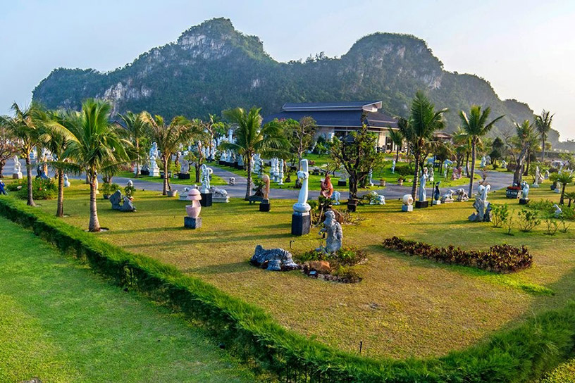 Non Nuoc Stone Carving Village