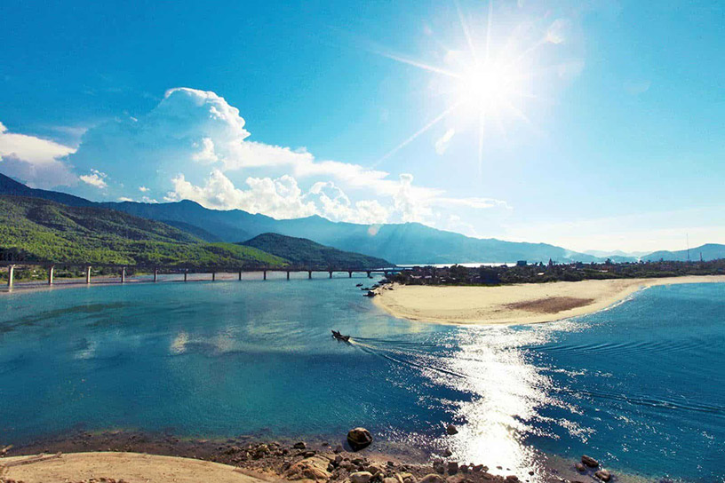 Lang Co Bay, Hue