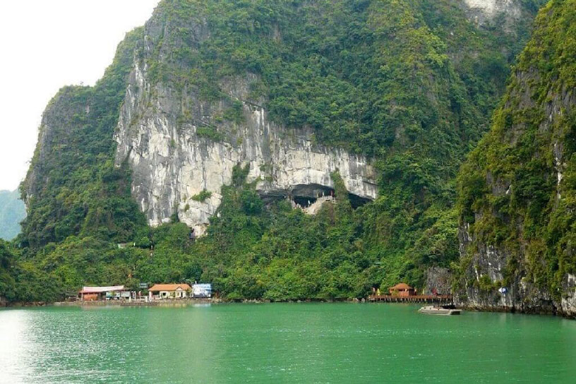 Sung Sot Cave Halong Bay