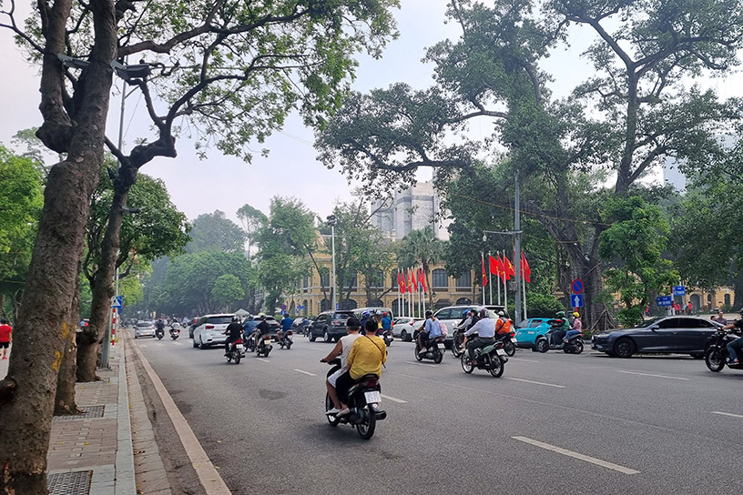 The road next to Hoan Kiem Lake