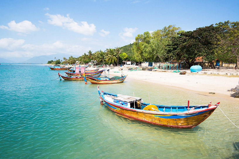Co Ong Island