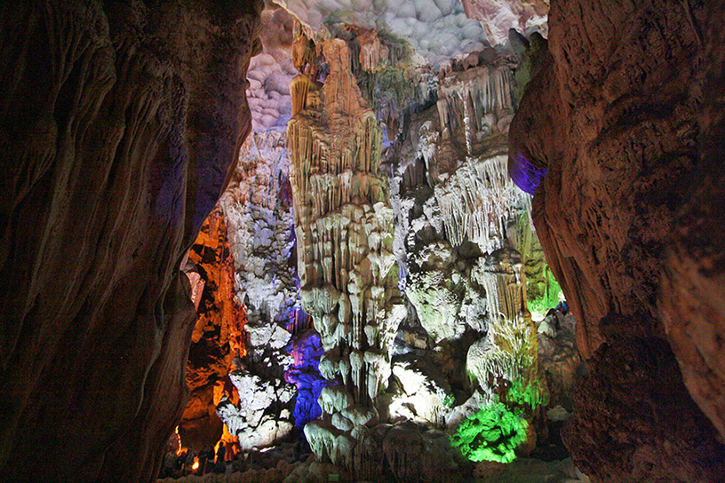 Dau Go Cave