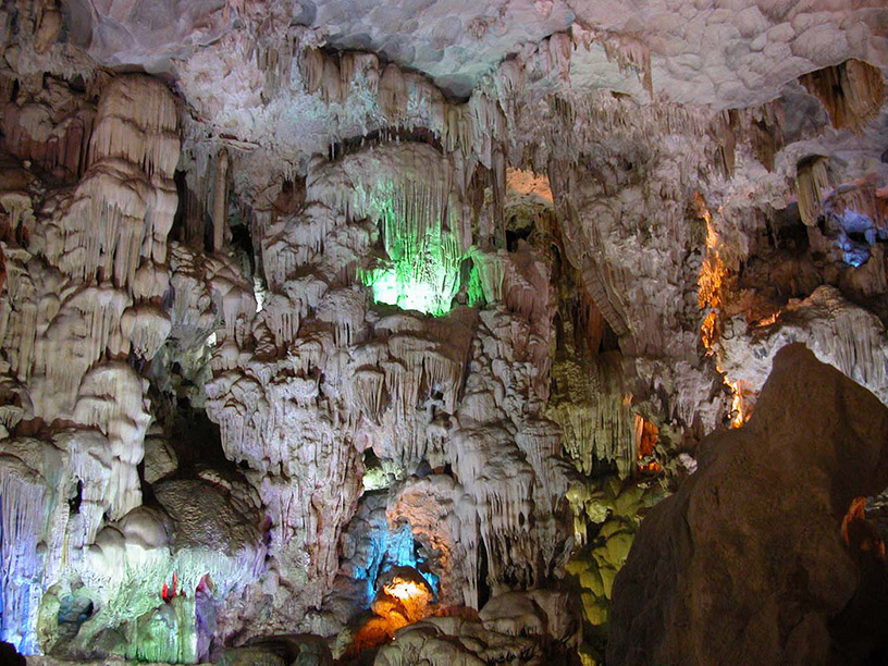 Dau Go Cave