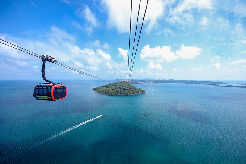 Hon Thom Cable Car