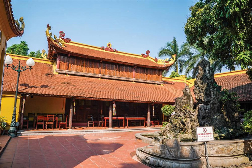Tien Duong in Tran Quoc pagoda