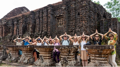 A Glimpse of Indochina Tour