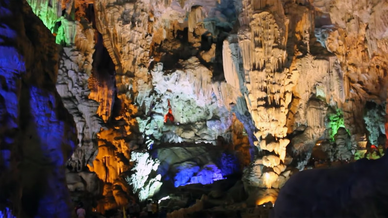 Thien Cung cave, Halong bay