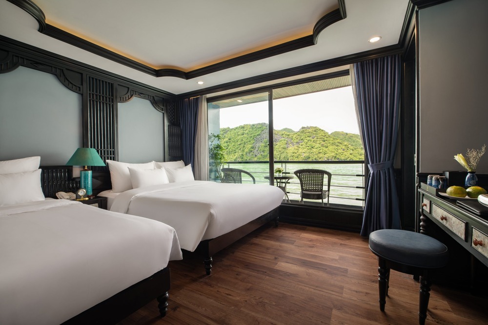 Triple Suite Sea View with Private Balcony