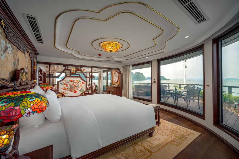 Royal Palace Suite