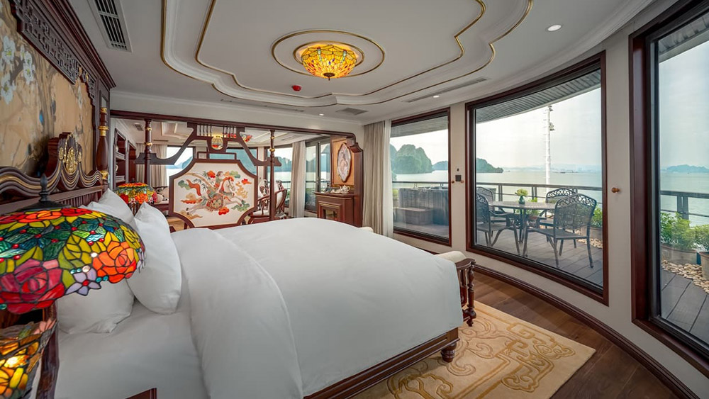 Royal Palace Suite