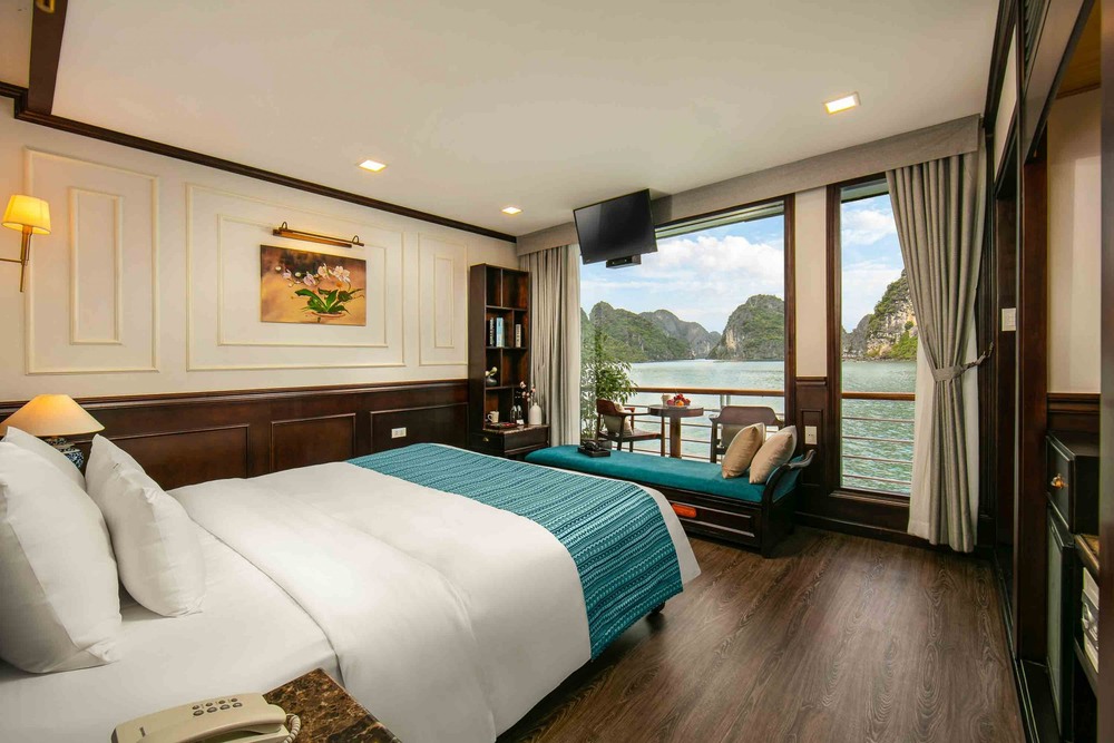 Premium Deluxe Balcony Cabin