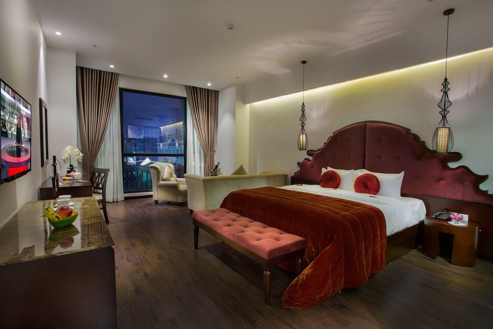 Connecting Room