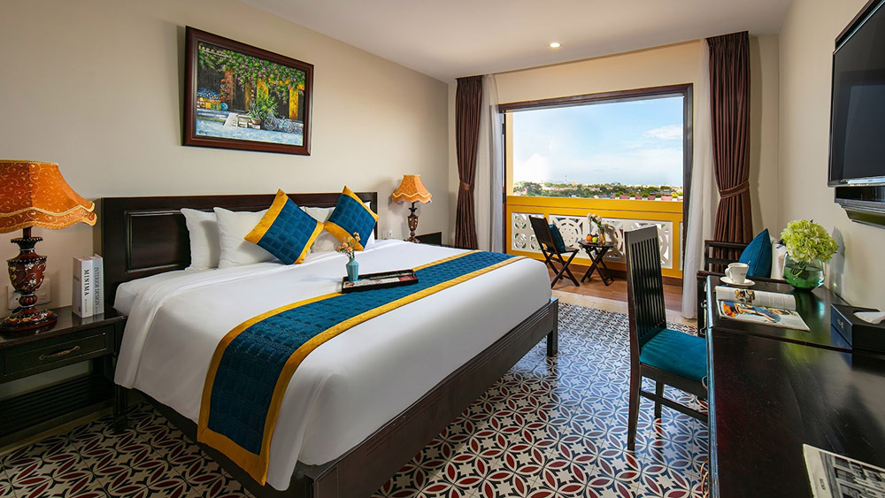 Suite Double/Twin with Panoramic View & Balcony