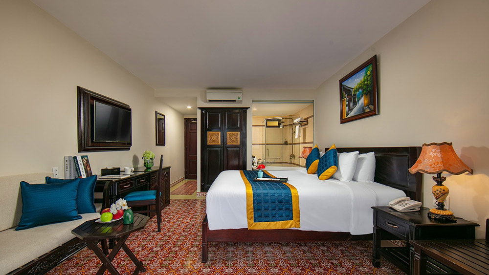 Superior Double/Twin with Window