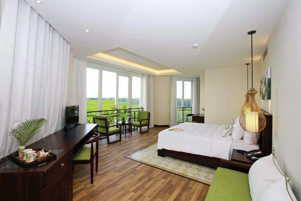 Deluxe Grand View
